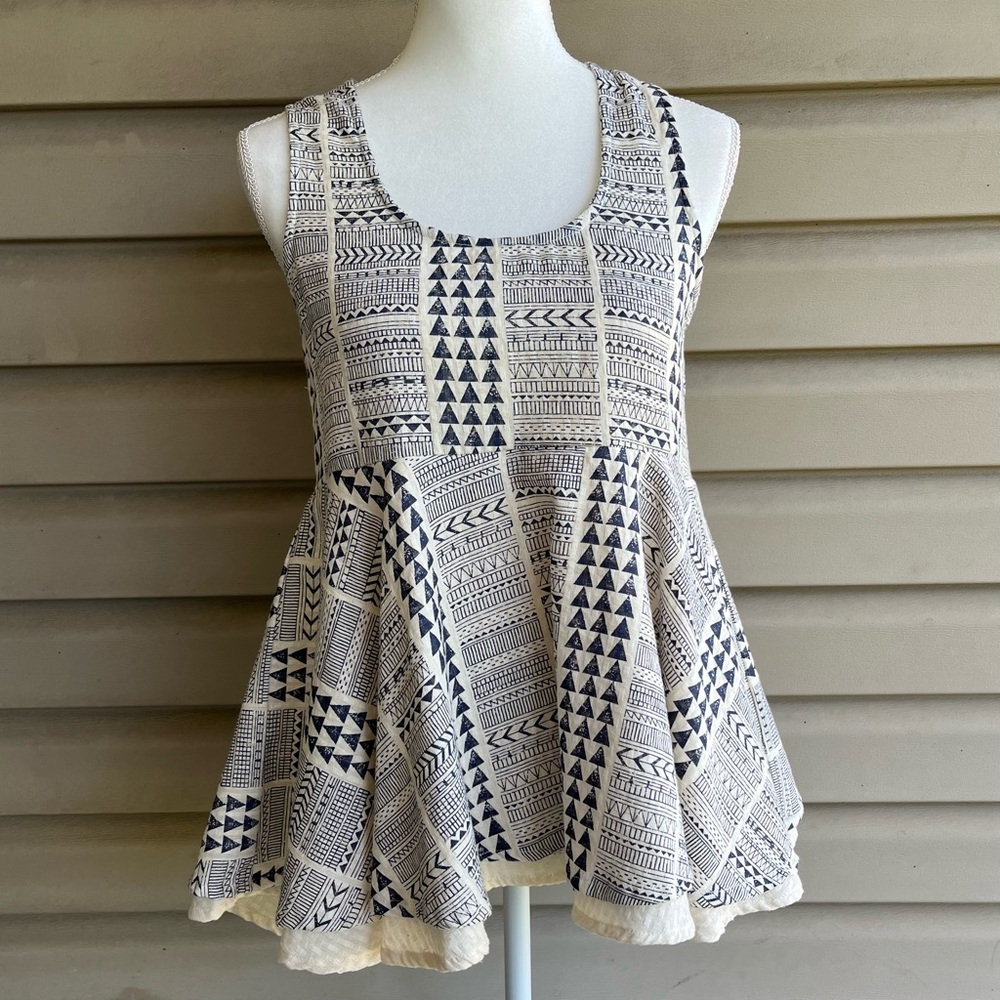 •RD & Koko• NWT Aztec Inspired Sleeveless Top - Size Small